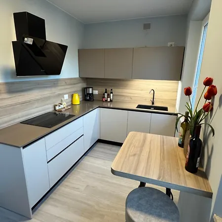 Διαμέρισμα With Pool E Private Garage - Casa Holyvia Blue *